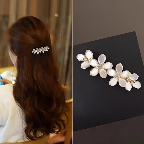 Elegant Floral Rhinestone Hair Barrette – Perfect Bridal & Holiday Accessory 🌸 - Picture 3 of 5